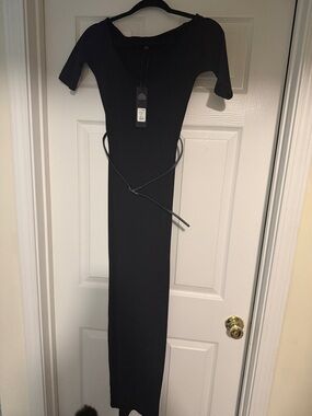 Classic Black Women's Maxi Dress with Slim Waist Tie